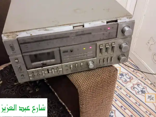 راديو كاسيت قديم بدون سماعات  الكاسيت يحتاج صيانة