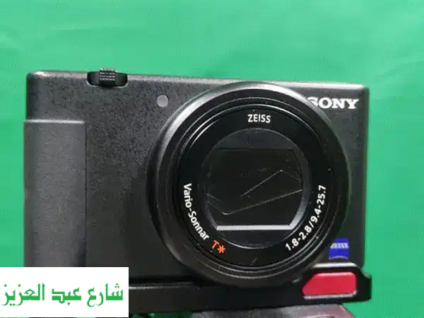 كاميرا سوني ZV-1 بحالة ممتازة - سعر مغرٍ! (٢٠ ألف فقط)