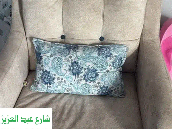 حدائق الأهرام: أنتريه فاخر مستعمل بحالة ممتازة - فرصة لا تُفوّت!