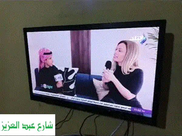 شاشة سامسونج 24 بوصة بحالة ممتازة + الكرتونة...