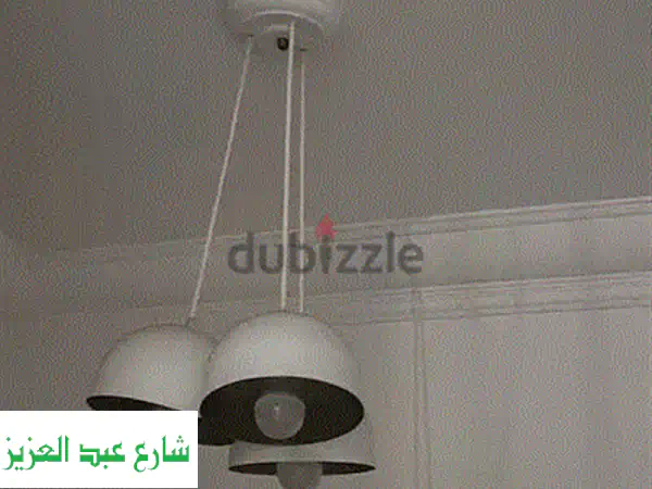 نجفة كريستالية أنيقة للبيع - أضف لمسة سحرية لمنزلك!
