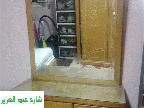 غرفة نوم مودرن أنيقة للبيع -  سنة استخدام واحدة فقط!