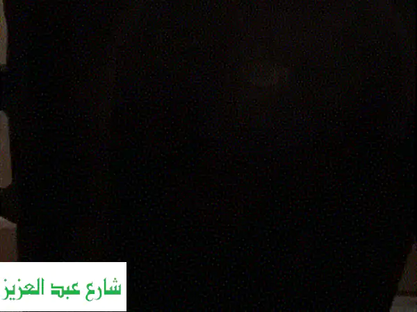 شنطة سفر تروللي وسطية - مثالية لرحلاتك القادمة!...