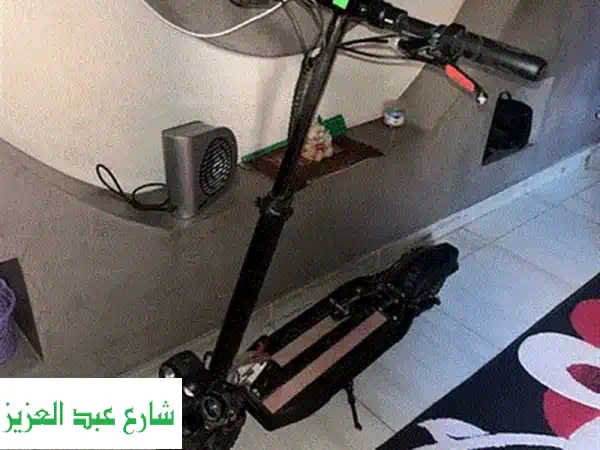 اسكوتر كهربائي بحالة ممتازة - سعة 100 كجم! ✈️