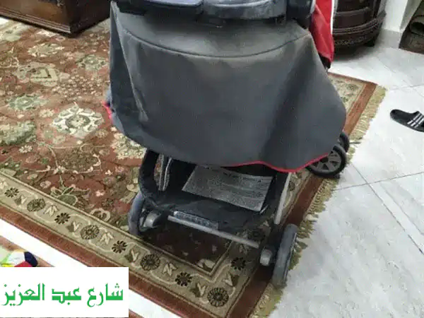 عربة أطفال شيكو أصلية مستعملة بحالة ممتازة - فرصة لا تُفوّت!
