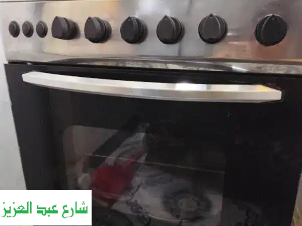 فرن يونيفرسال 4 شعلة:  طهي مثالي، سهولة استعمال، سعر لا يُقاوم!