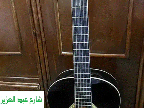 جيتار كلاسيكي تايواني فاخر - حالة ممتازة - فرصة لا تُفوّت!