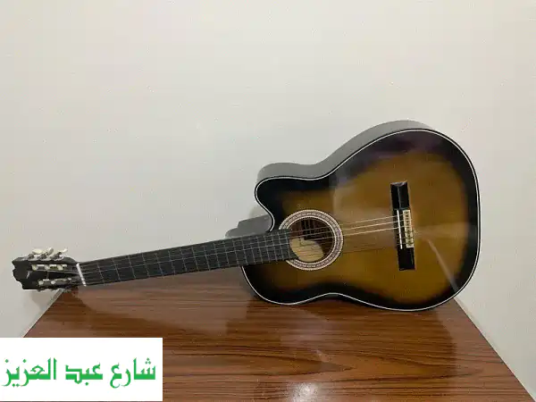 جيتار كلاسيكي تايواني فاخر - حالة ممتازة - فرصة...