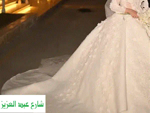 فستان زفافك الأول: لحظة سحرية تستحق فستانًا ملكيًا