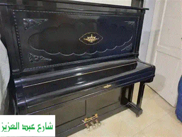 بيانو شتاينواي برلين عتيق فاخر - قطعة فنية تعزف على أوتار الروح