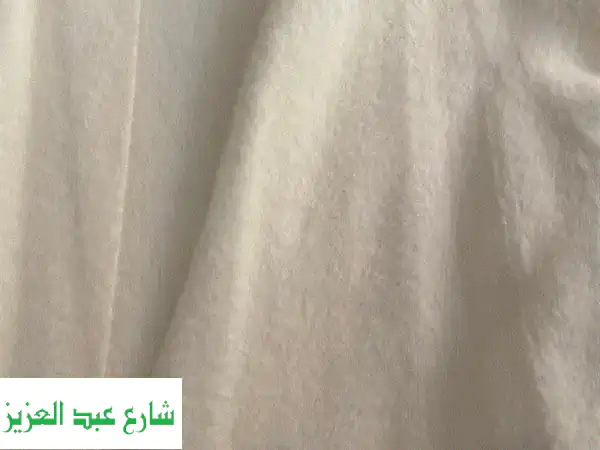 جاكت أوف وايت فاخر مقاس L - أنيقة وعصرية،  جديدة كلياً!