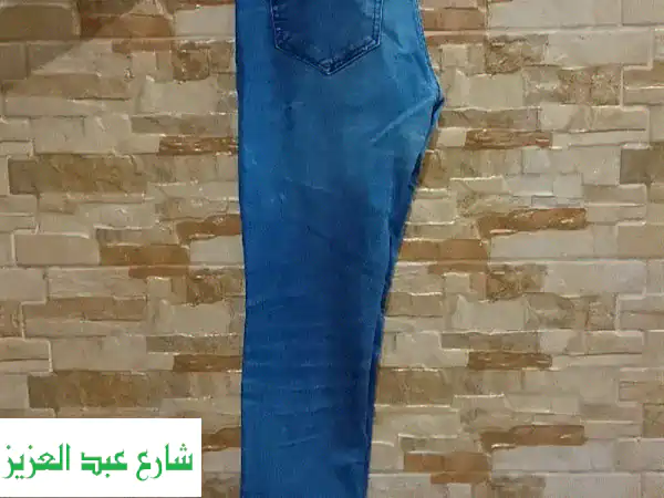 بنطلون جينز رجالي بحالة ممتازة - سعر لا يُفوّت! 200...