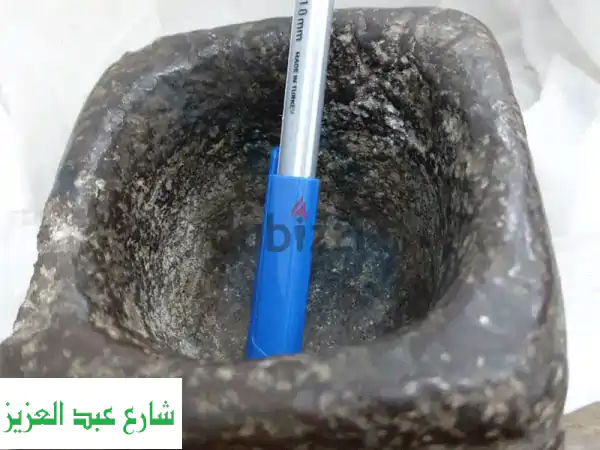 حجر بازلت قديم - قطعة فنية نادرة لسحق الحبوب (8x9 سم) - 50,000 ج قابل للتفاوض