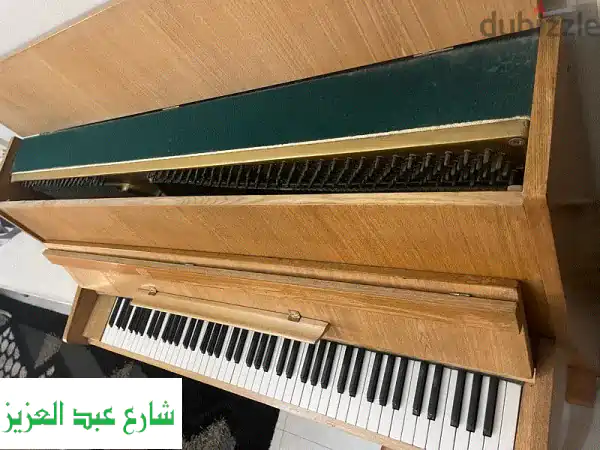 بيانو بتروف تشيكي أصلي - فرصة لا تُفوّت لعشاق الموسيقى!