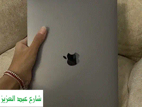 ماك بوك برو 13 إنش 2020 - أداء خرافي، سعر لا يُقاوم! ✨
