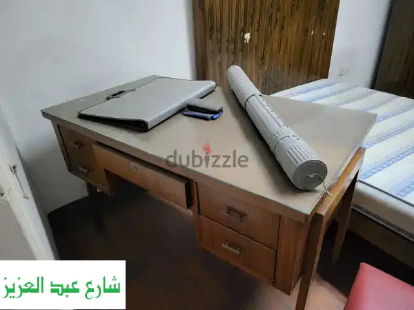 فرصة ذهبية! أثاث فاخر للبيع - غرف نوم ومكتب (ممكن البيع بشكل منفصل)
