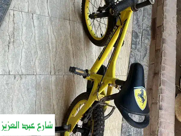 عجلة أطفال مقاس 16 بوصة - بحالة ممتازة!  (كأنها جديدة!)
