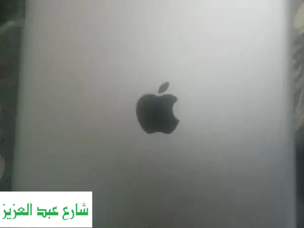 تابلت آبل 16 جيجا (سعر مغرٍ!) - بحالة ممتازة (باستثناء كسر طفيف بالشاشة)