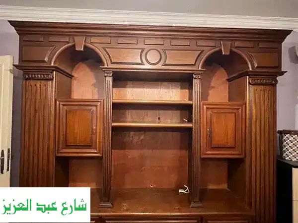 مكتبة عرض رائعة - ٣x٢.٣٠ متر - حالة ممتازة! (فرصة مميزة)