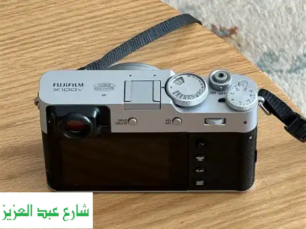 Fujifilm X100V بحالة ممتازة - عداد التقاط 16,000 صورة فقط!