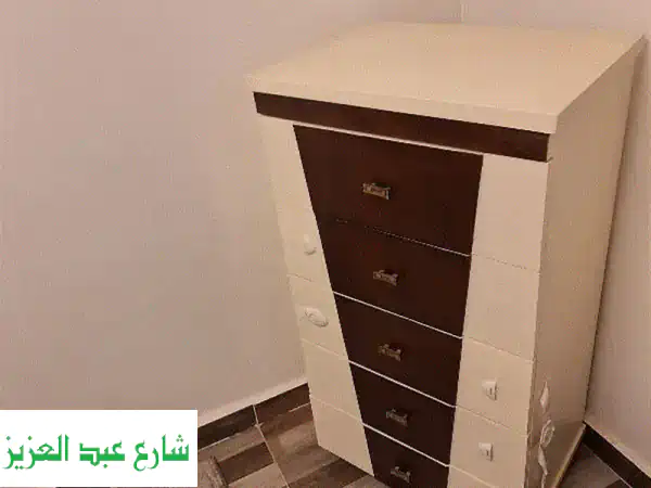 غرفة نوم كاملة أنيقة ومريحة -  سعر لا يقاوم! (مستعملة بحالة ممتازة)