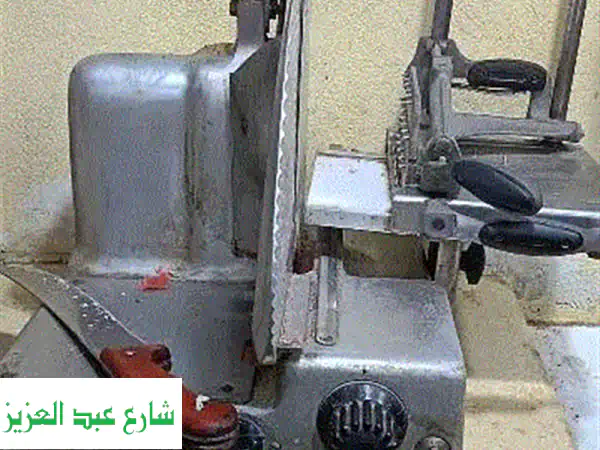 مُكنة بسطرمة مستعملة بحالة ممتازة + مُكنة بسطة + علاج جبن - فرصة لا تُفوّت!