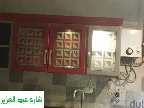 مطبخ ألوميتال أحمر فاخر مستعمل - فرصة لا تُفوّت!