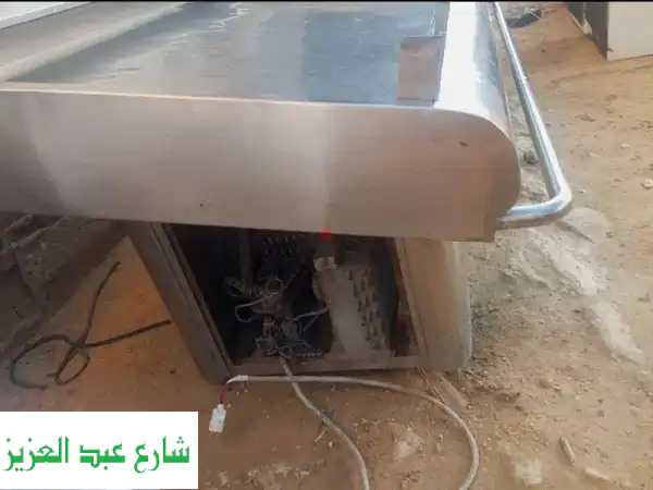 ثلاجة سمك عملاقة - بحالة ممتازة - عرض خاص!