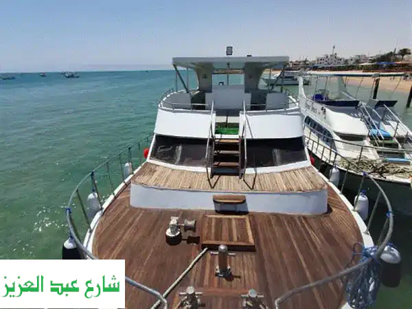 رحلتك الفاخرة على متن يخت فاخر في العين السخنة - يوم كامل من المتعة!