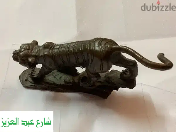 كنز من الماضي: اكتشف مجموعتنا الرائعة من...