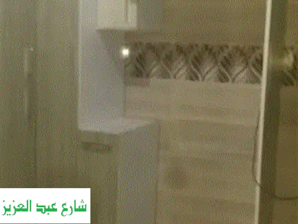 مطبخ HPL فاخر للبيع - استخدام 3 أشهر فقط! عرض لا يُفوّت!