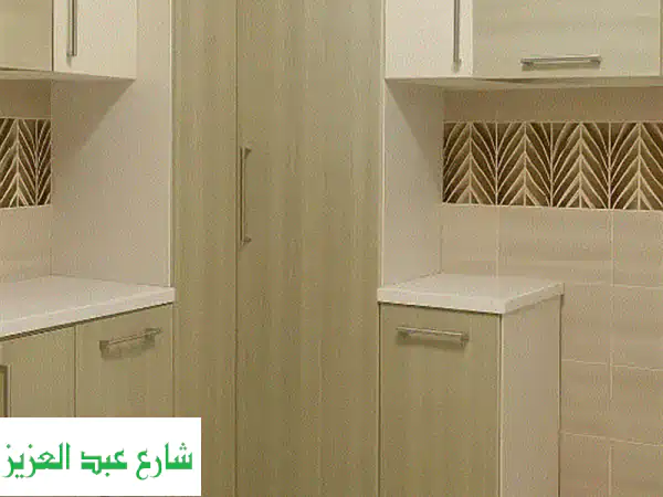 مطبخ HPL فاخر للبيع - استخدام 3 أشهر فقط! عرض لا يُفوّت!