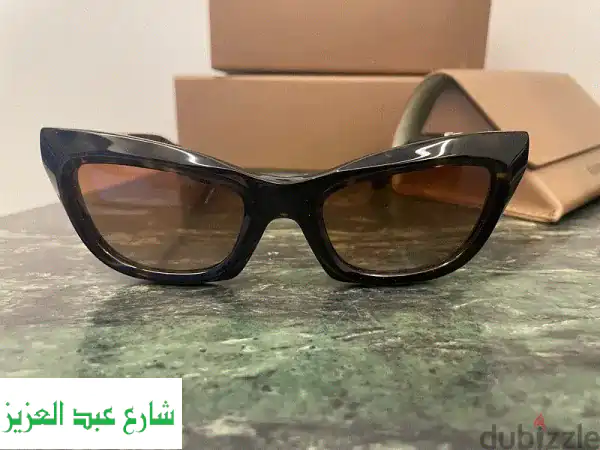 نظارة شمسية بربري أصلية - بحالة ممتازة! ✨