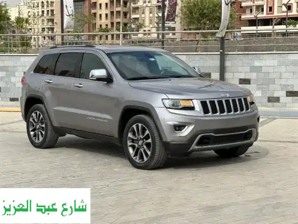 استمتع برحلة فاخرة في القاهرة مع جيب جراند شيروكي بسائق خاص!