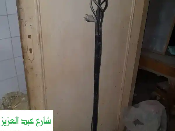 أضفي سحراً على منزلك مع أباجورة أرضية معدنية طويلة ✨