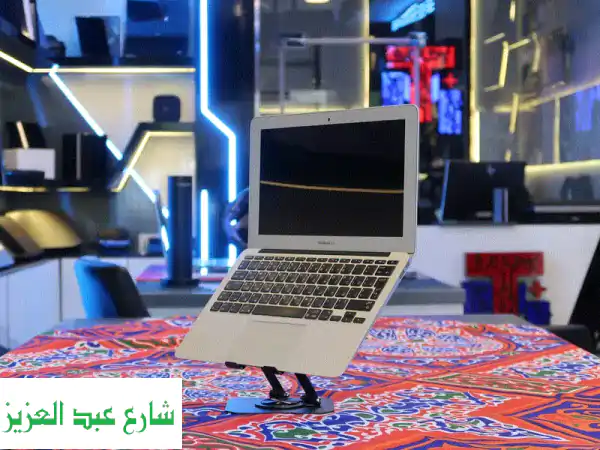 ماك بوك اير فضي 13 بوصة (2014) - سعة تخزين 256 جيجا -...