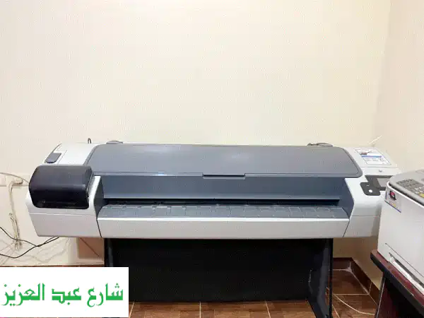 طابعة HP Designjet T795 بحالة ممتازة + نظام حبر مستمر - عرض لا يُفوّت!