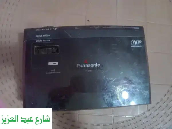 بروجكتور باناسونيك - جودة سينمائية في منزلك! (مستعمل بحالة ممتازة)