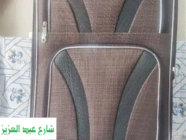 شنطة سفر كبيره 75 في 40 في 35 حاله جيده سليمه