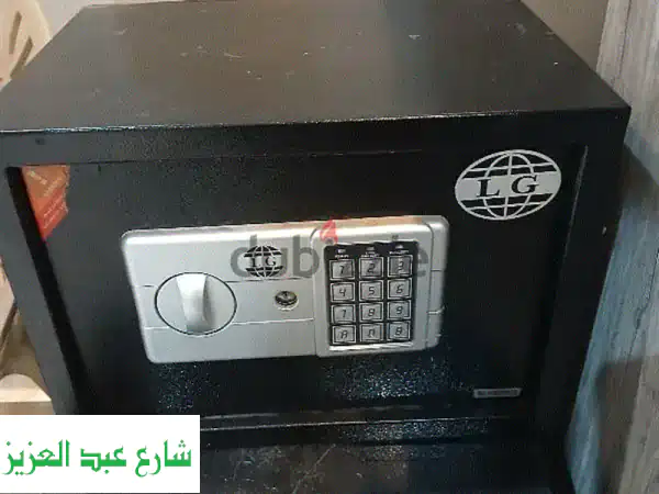 خزائن حديدية متينة وآمنة -  الحل الأمثل لحماية ممتلكاتك!