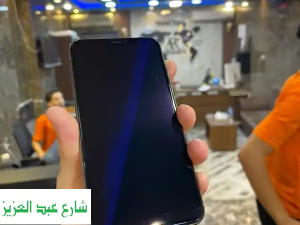 iPhone XS Max 256GB - بطارية 94% - حالة ممتازة - سعر لا يُصدق!