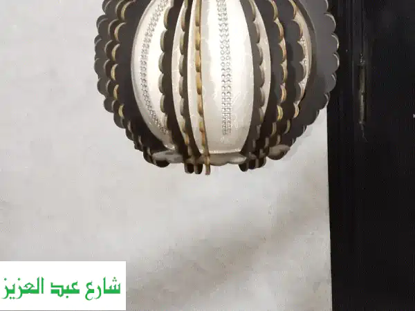 نجفة كريستال فاخرة بـ 5 نجفات: إضاءة ساحرة لمنزلك!