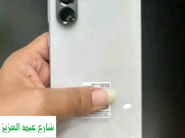 سامسونج Galaxy A76:  شاشة عملاقة، أداء خرافي، وسعر لا يُصدق! 😱