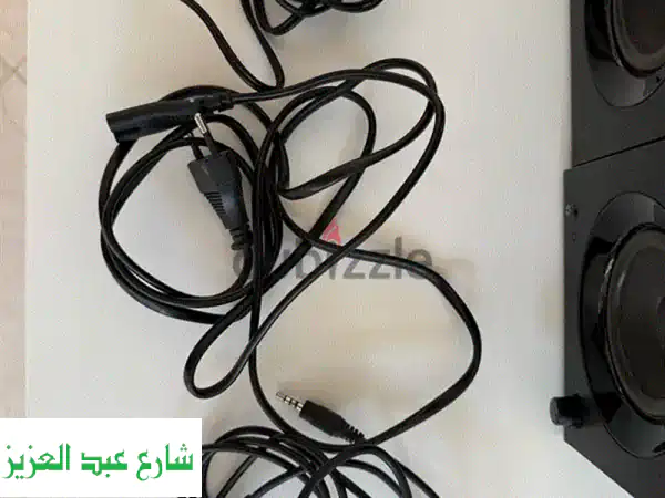 سماعات Alesis عالية الجودة - مستعملة بحالة ممتازة!  (سعر مميز)