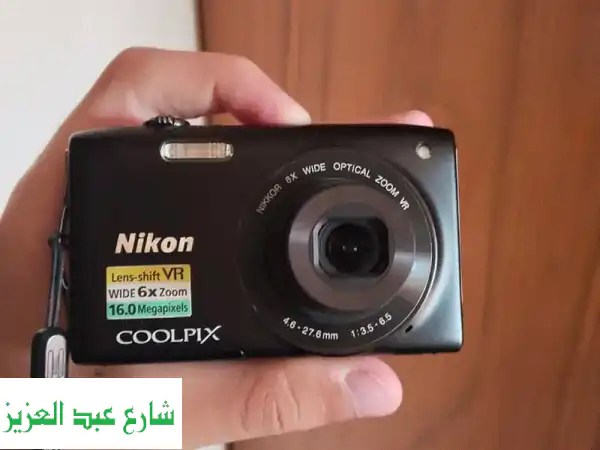 كاميرا نيكون Coolpix S3300 بحالة ممتازة - جاهزة للمغامرات!