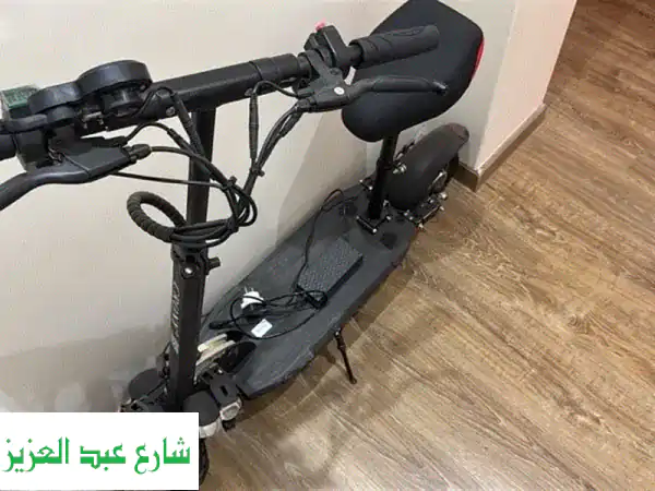 سكوتر كهربائي رائع! قيادة ممتعة، مسافة قليلة،...