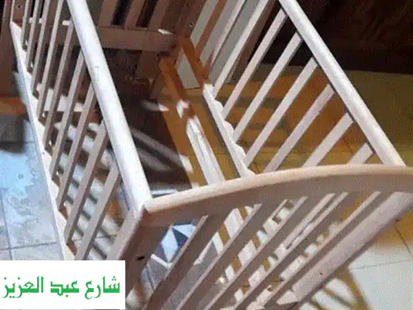 أسرة أطفال خشب زان فاخرة (120 سم) – يدوي، آمن، لنوم هانئ!