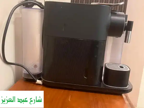 ماكينة قهوة نيسبريسو أوتوماتيكية: مقهاك الخاص للكابتشينو واللاتيه بلمسة زر!