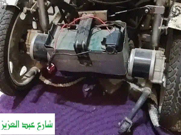 راحة وكرامة كبار السن: سرير طبي كهربائي 2 حركة وكرسي متحرك ببطارية بحالة ممتازة - أسعار لا تُفوت!