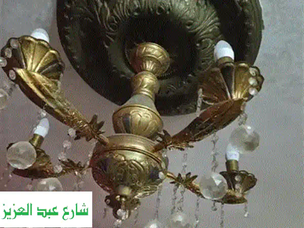 ساعة ديكور عصرية لمنزلك الأنيق! تجديد وأناقة لا مثيل لها.